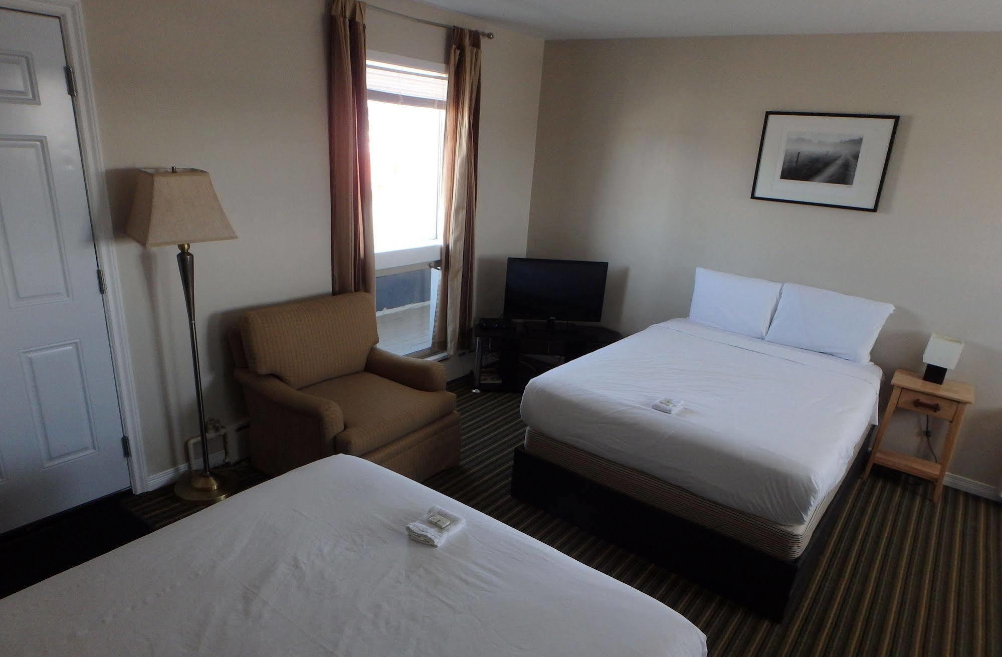 Wheel Inn Motel New Liskeard Ngoại thất bức ảnh